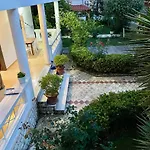 White Star - With Parking *