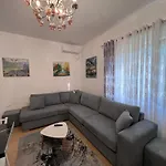 White Star - With Parking *