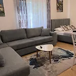 White Star - With Parking 地拉那