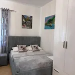 White Star - With Parking