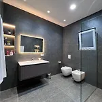 White Star - With Parking *