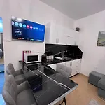 White Star - With Parking * 地拉那