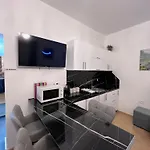 White Star - With Parking 公寓 地拉那