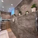 White Star - With Parking 公寓 地拉那