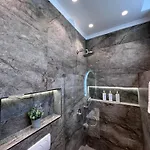 White Star - With Parking 公寓