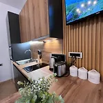 White Star - With Parking *