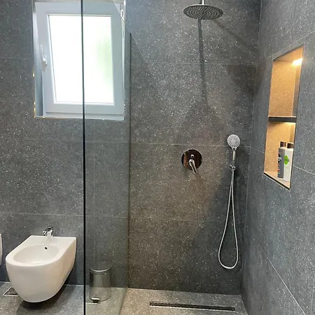 White Star - With Parking *