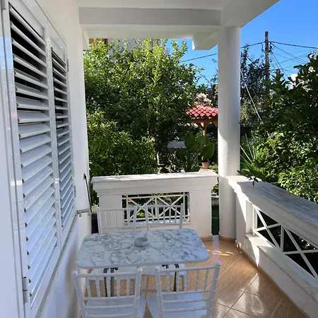 White Star - With Parking Appartement Tirana