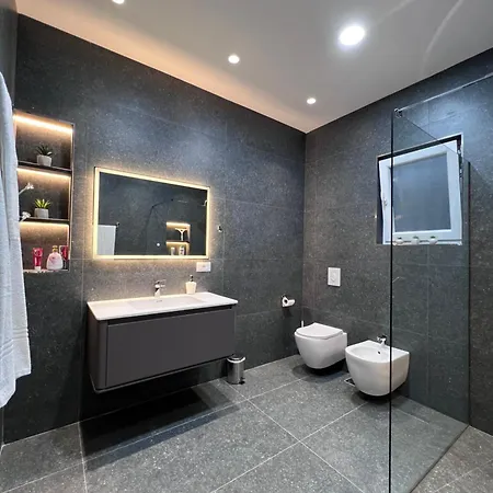 White Star - With Parking *