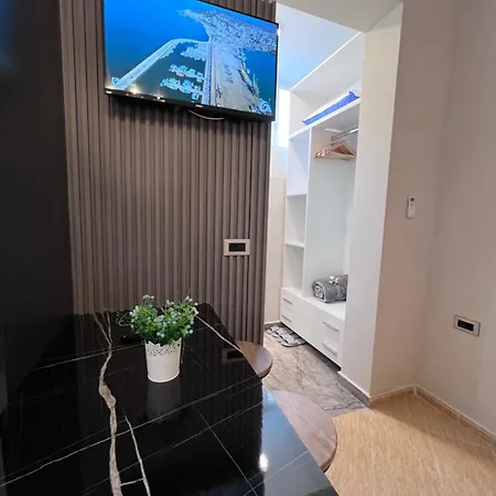 White Star - With Parking *