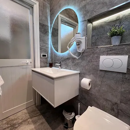 White Star - With Parking Appartement