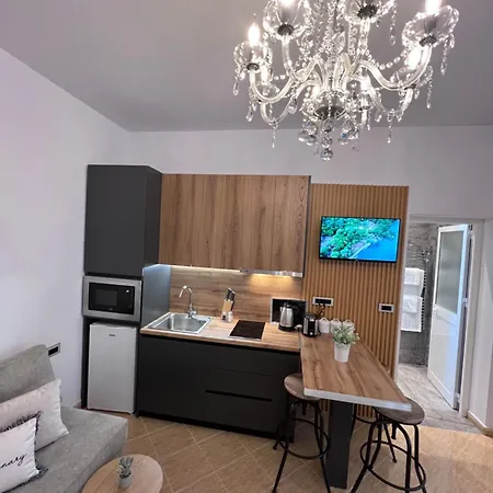 White Star - With Parking Appartement Tirana