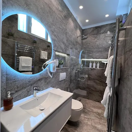 White Star - With Parking Appartement *