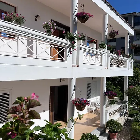 Modern In A - Apartamento Tirana