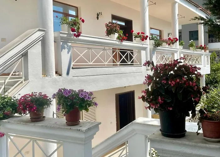 White Star - With Parking Τίρανα