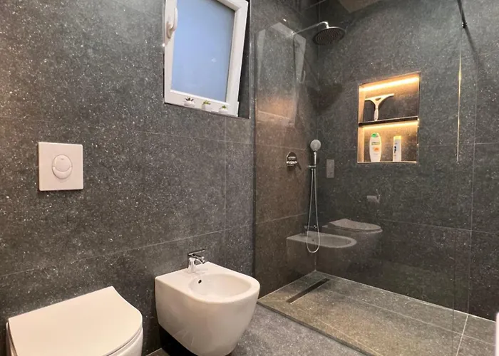 White Star - With Parking Apartment Tirana