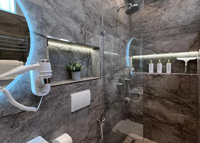 White Star - With Parking