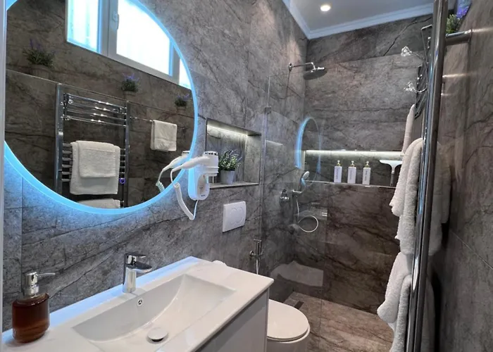 White Star - With Parking Apartment *