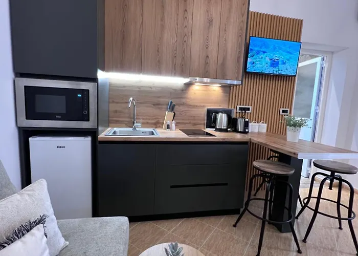 White Star - With Parking Apartment Tirana