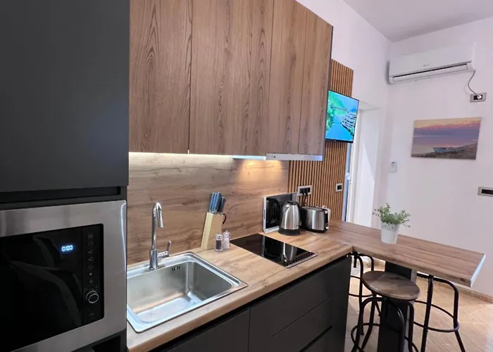 Apartment White Star - With Parking Tirana