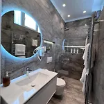 White Star - With Parking Apartment *