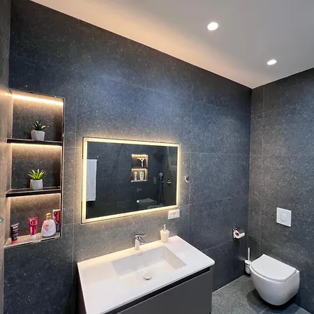 شقة White Star - With Parking تيرانا