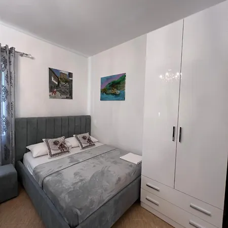 White Star - With Parking