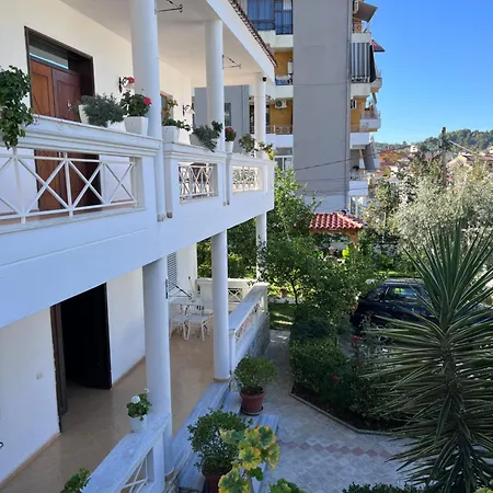 White Star - With Parking