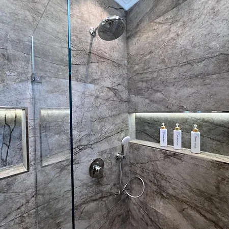 Apartment Modern In A -