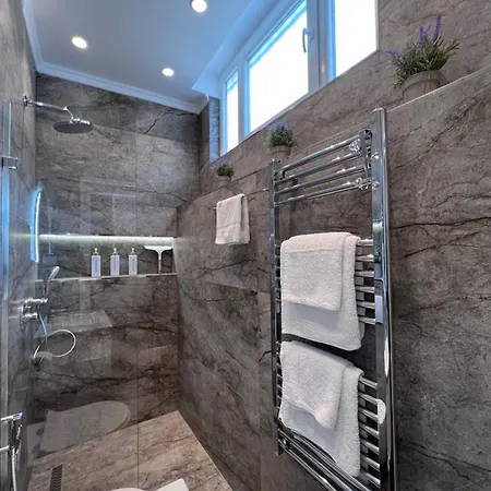 Apartment Modern In A -