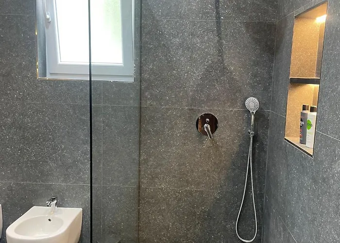 White Star - With Parking *