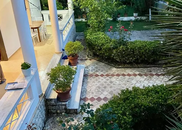 White Star - With Parking *