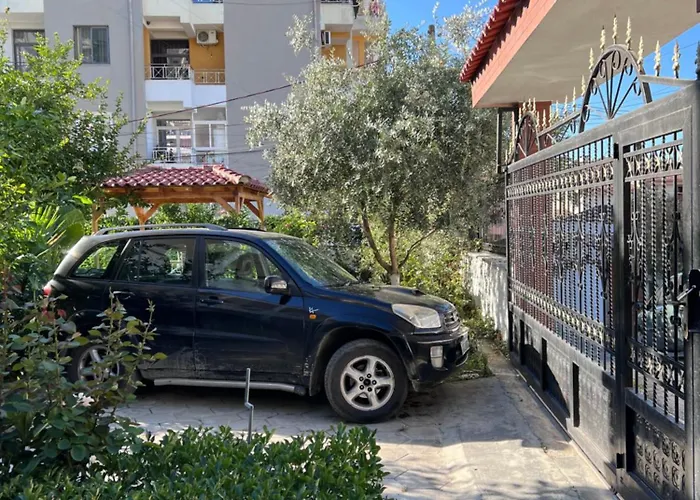 White Star - With Parking *