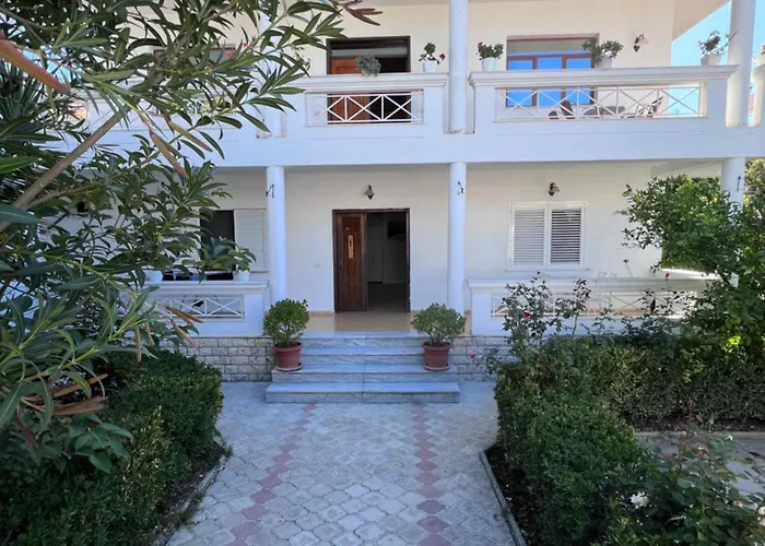 White Star - With Parking *