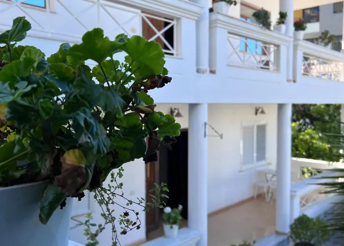 White Star - With Parking Appartement Tirana