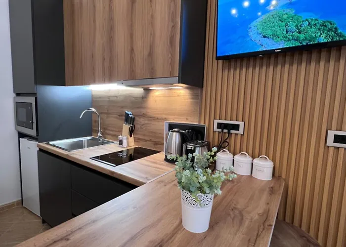 White Star - With Parking *