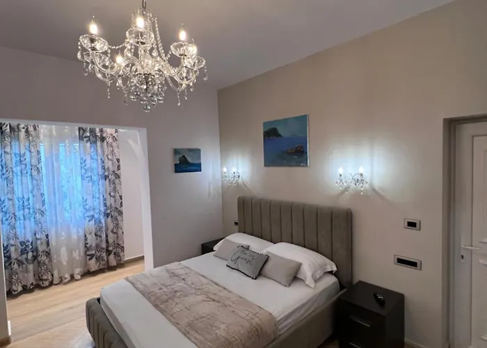 White Star - With Parking *