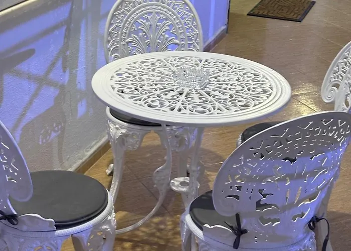 White Star - With Parking